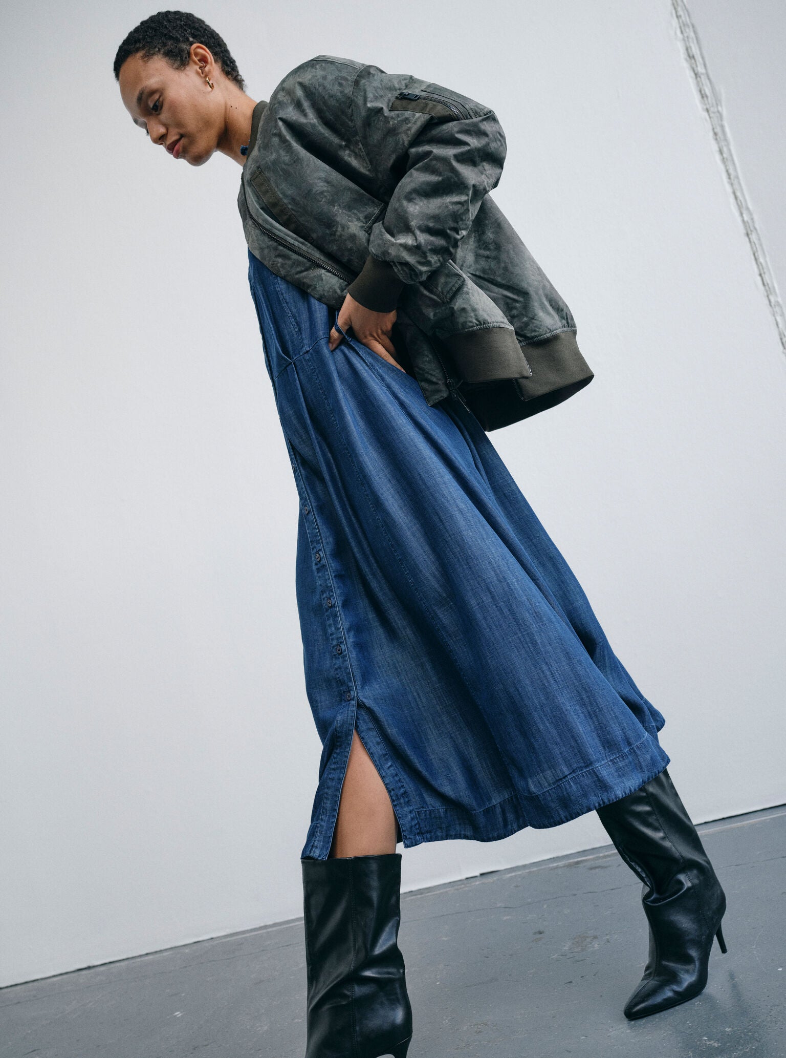 Modelshot / Salute Navy / Detail